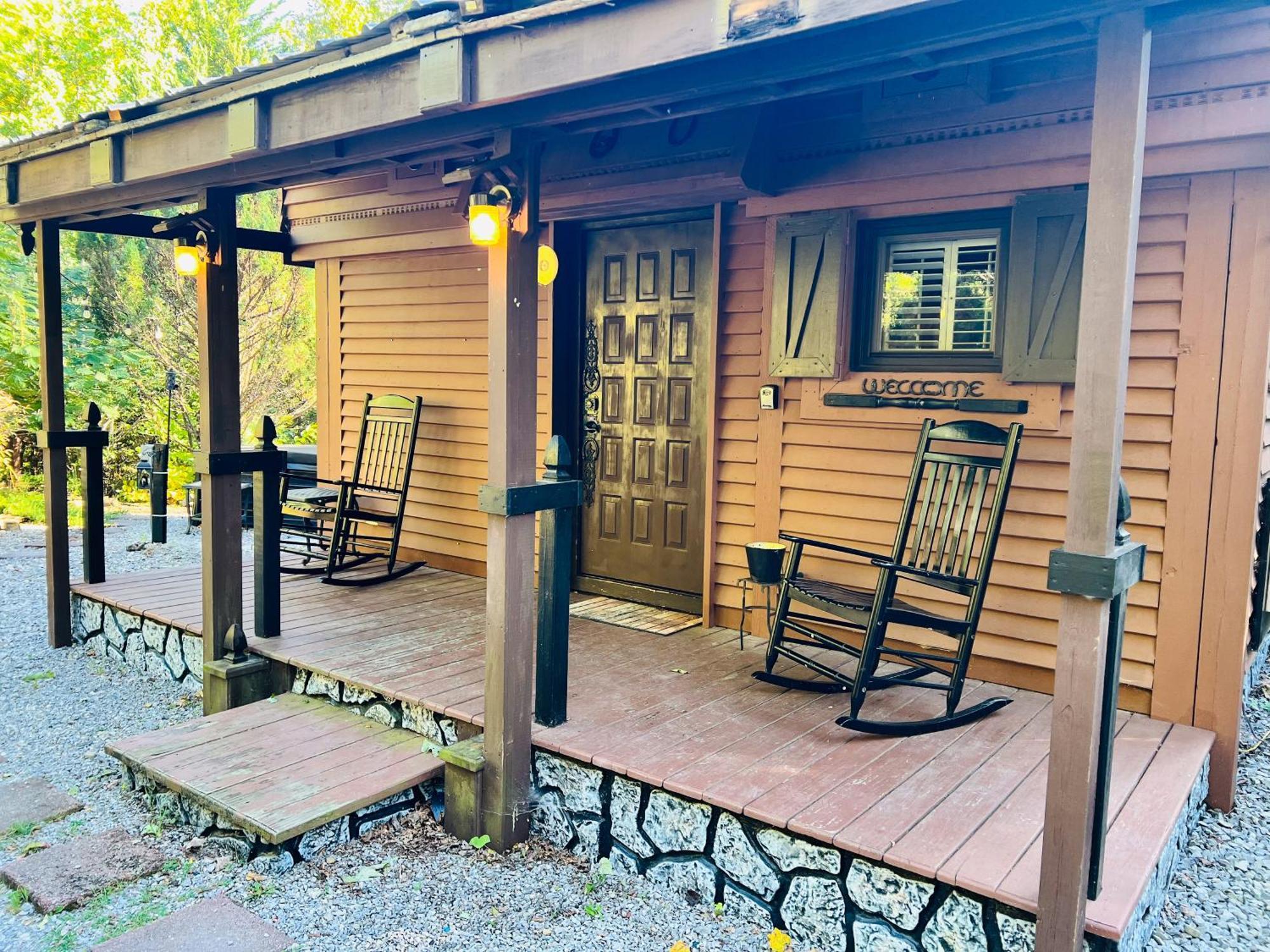 Tiny House, Wifi,Hot Tub,Secluded Villa Cosby Buitenkant foto