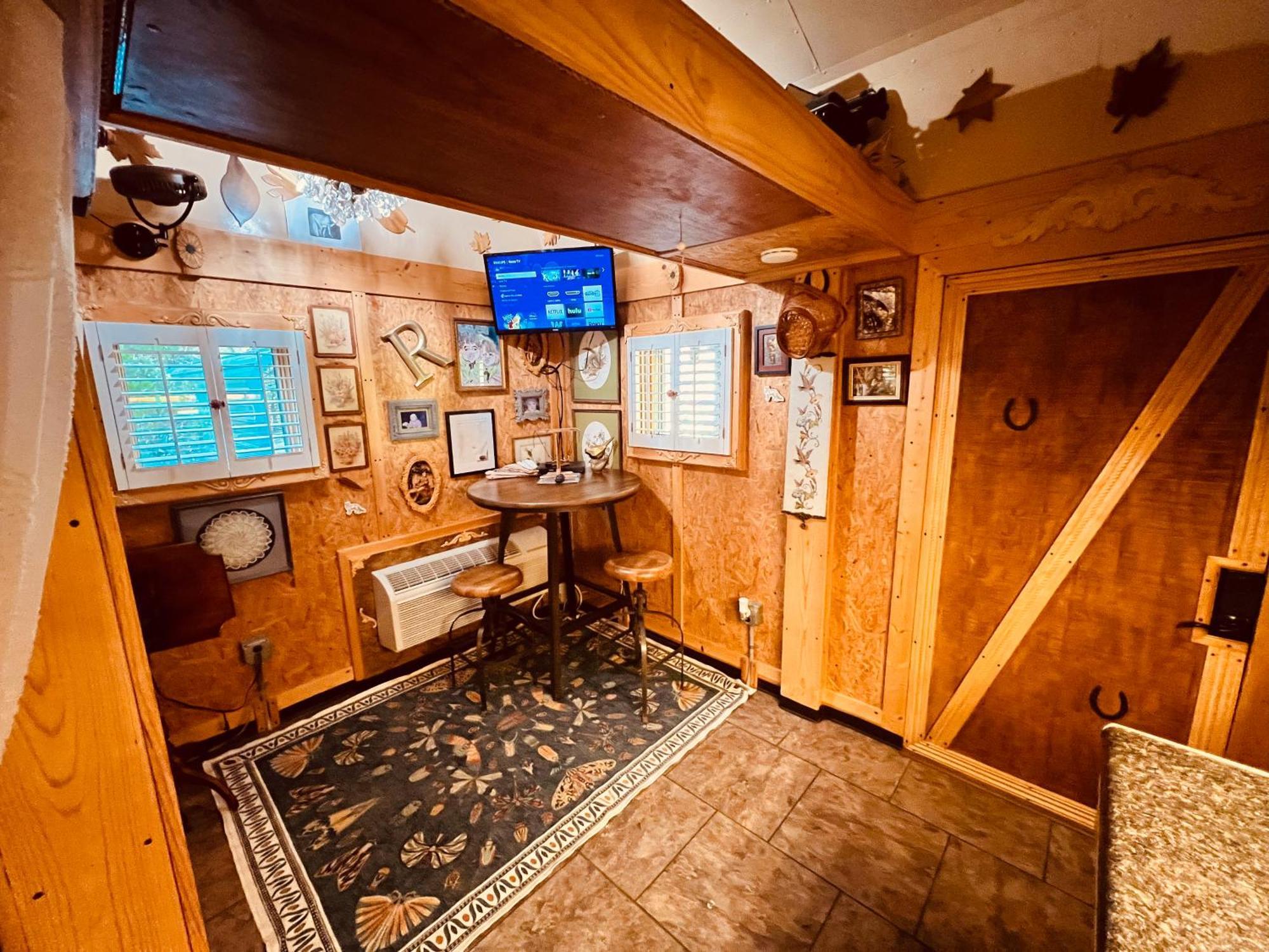 Tiny House, Wifi,Hot Tub,Secluded Villa Cosby Buitenkant foto