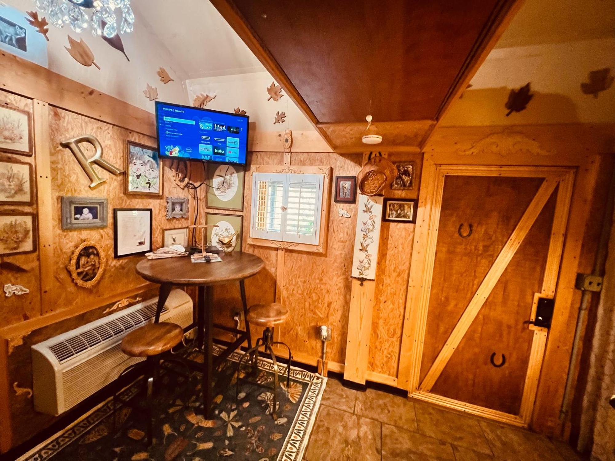Tiny House, Wifi,Hot Tub,Secluded Villa Cosby Buitenkant foto