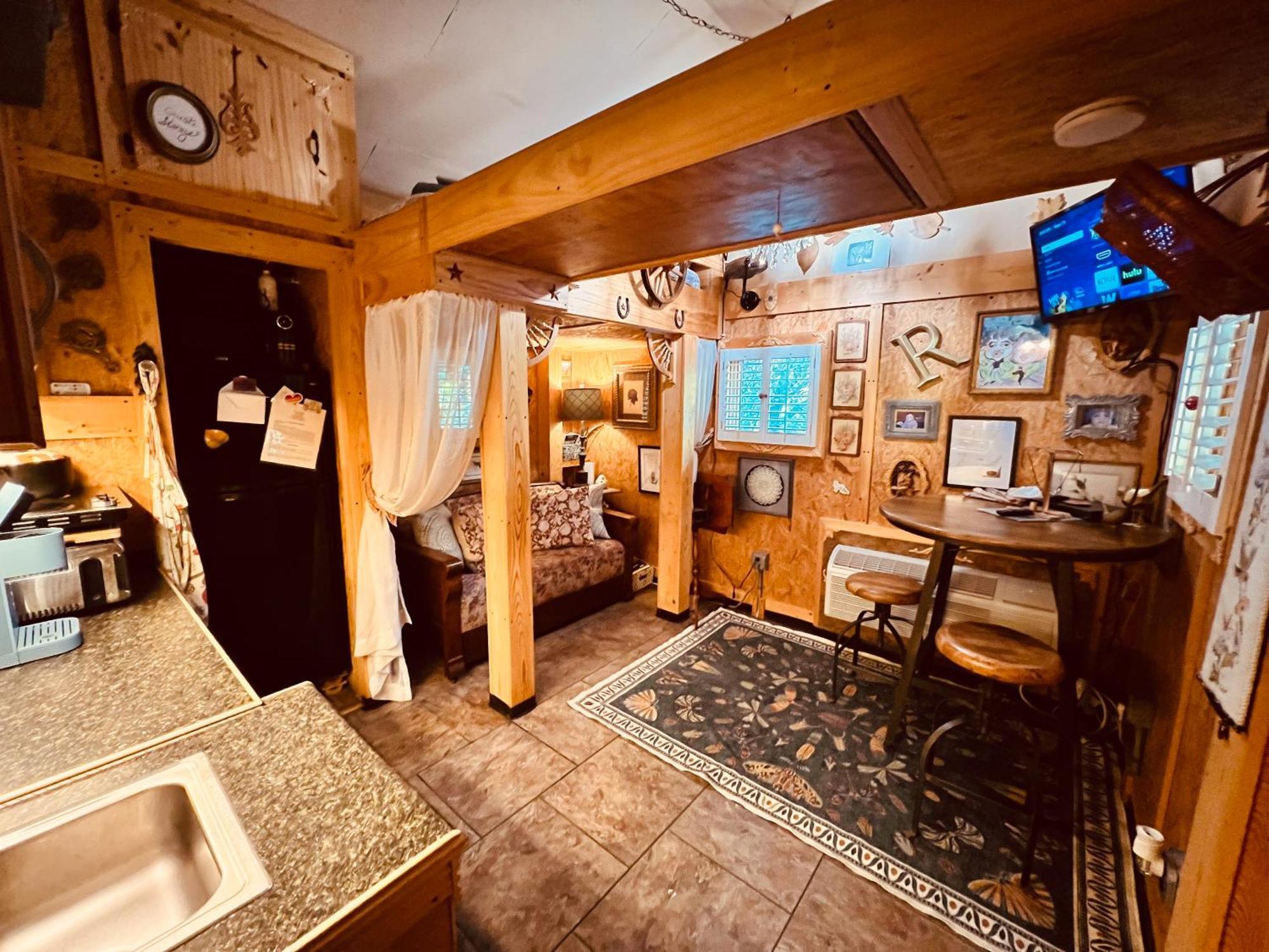 Tiny House, Wifi,Hot Tub,Secluded Villa Cosby Buitenkant foto